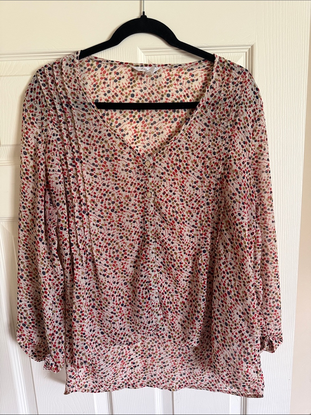 Kirra Blush Pink Multicolor Dot Print V-Neck Blouse. Size XL